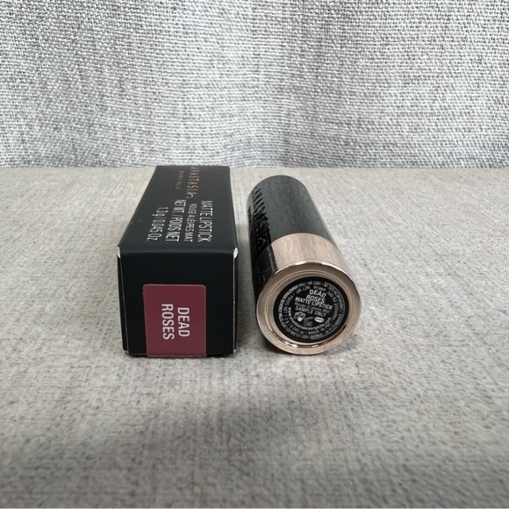 ❤️ Anastasia Beverly Hills Matte Lipstick Mini in Dead Roses - Picture 3 of 6